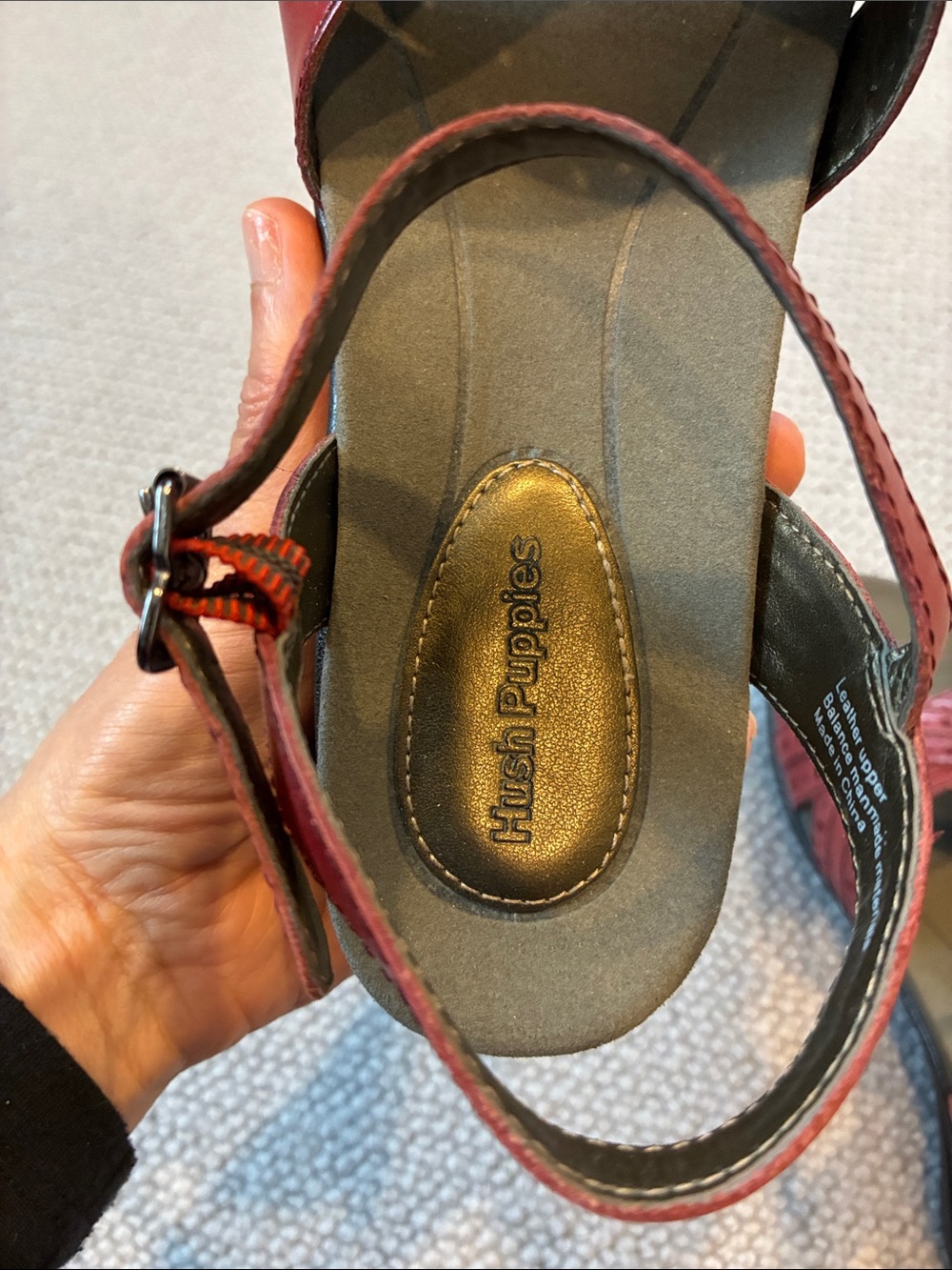 Hush Puppies Crisscross Sandals, Dark Red, Size 8, Excellent Condition - Picture 6 of 9